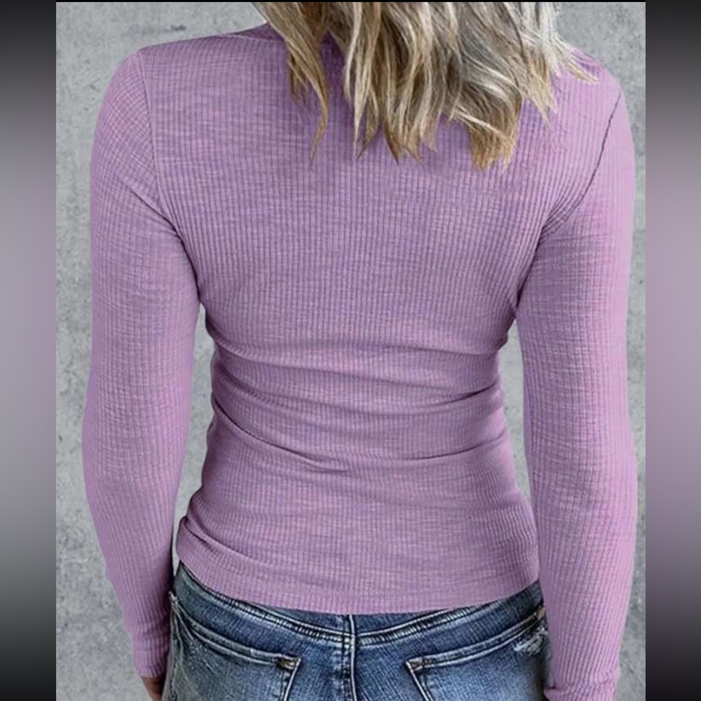 Lavender Ribbed V-Neck Top - Picture 2 of 9